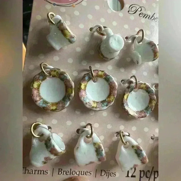 Bead Landing Pemberly Floral Victorian Tea Cup  Plates Bead Charms Art Crafts - Picture 4 of 4